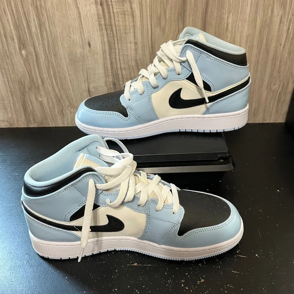 Nike Air Jordan 1 Mid GS Ice Blue Black White Sneaker 7Y Lace Up Basketball